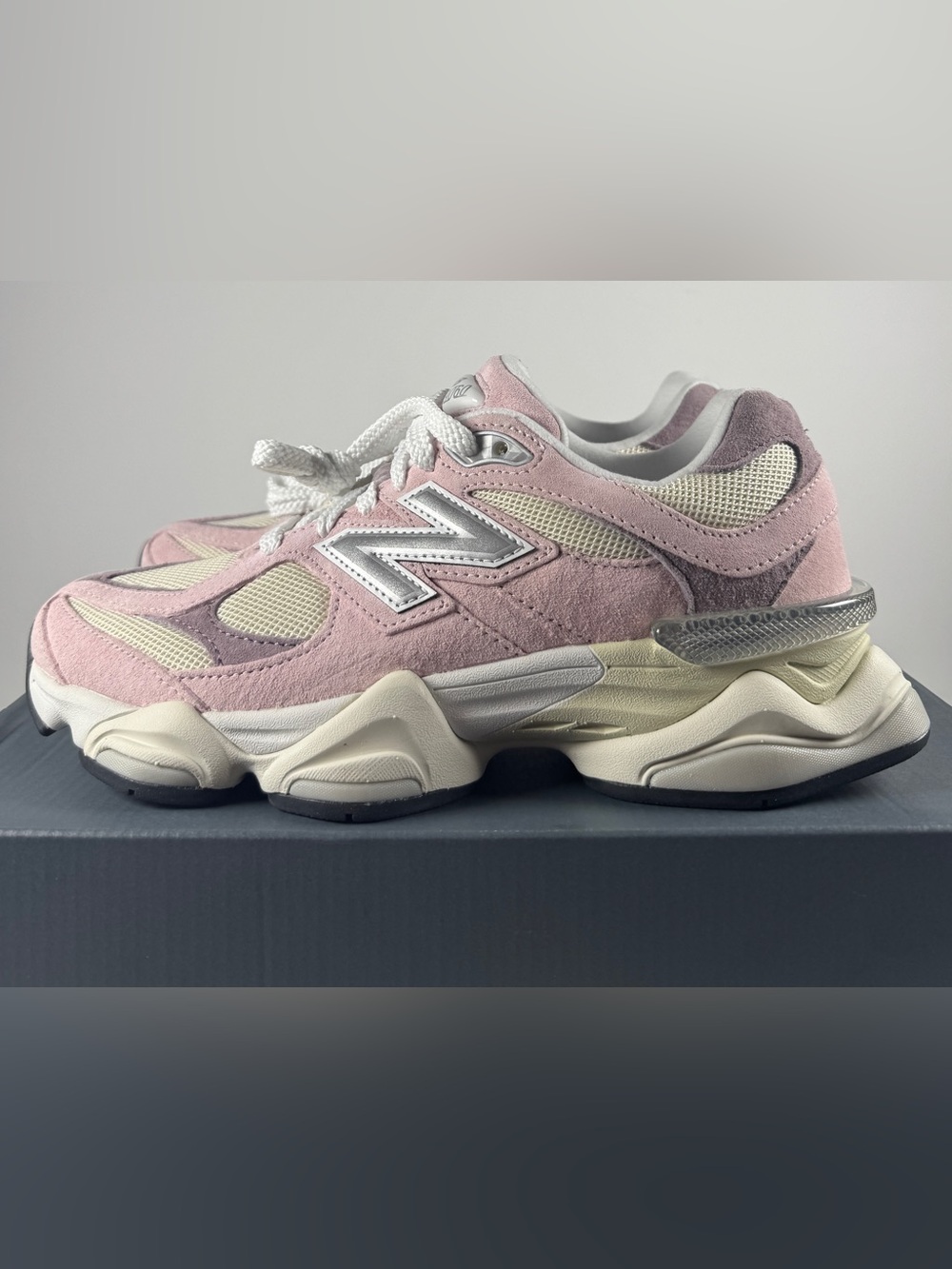 New Balance 9060 Pink Beige Rose Beige U9060LBC Womens Size 8 - Picture 2 of 7